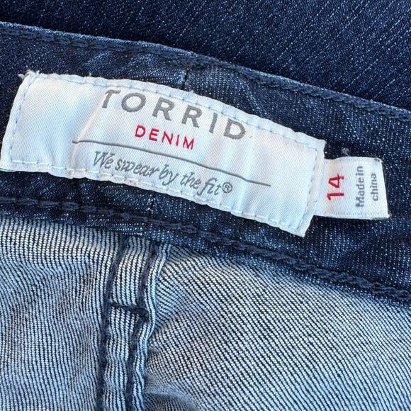 Torrid 14 Plus Skinny Jeans Mid Rise Dark Wash Stretch Denim - Picture 5 of 8